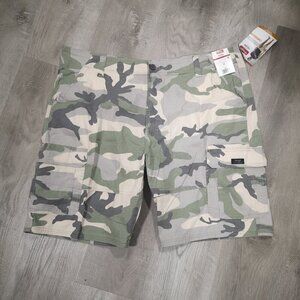 NWT Wrangler 5 Star Premium Epic Soft Relaxed Fit Men's Size 42 Camo Cargo Short